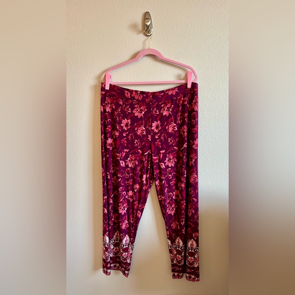 Susan Graver Red Floral Print Pants